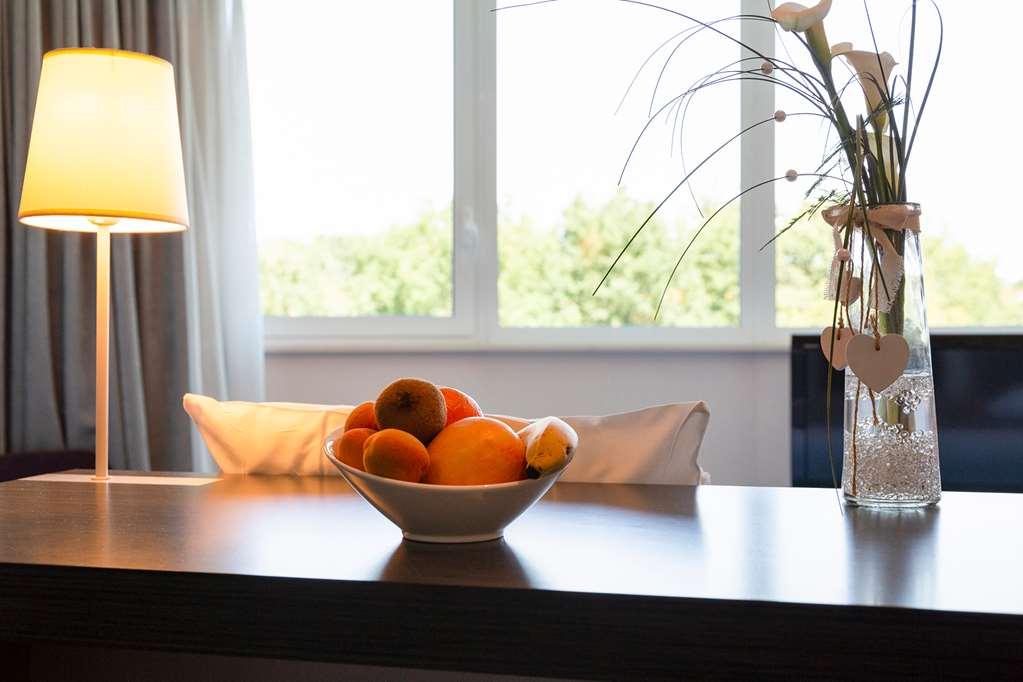 The Originals Boutique Hotel Restaurant Saint James, Montaigu-Vendee Amenities photo
