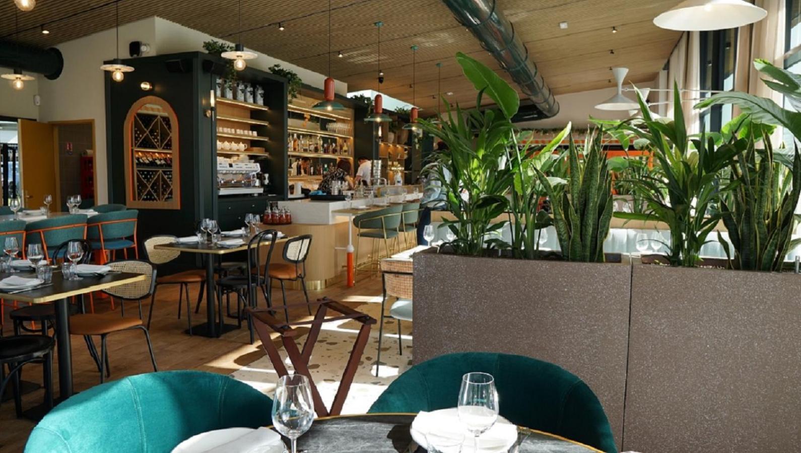 The Originals Boutique Hotel Restaurant Saint James, Montaigu-Vendee Exterior photo
